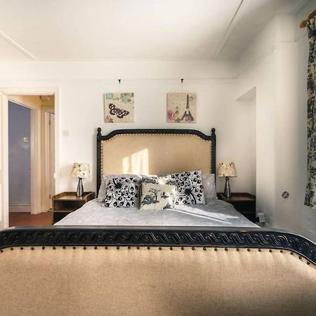 Cosy Welsh Cottage In St Davids Centre With Garden ภายนอก รูปภาพ
