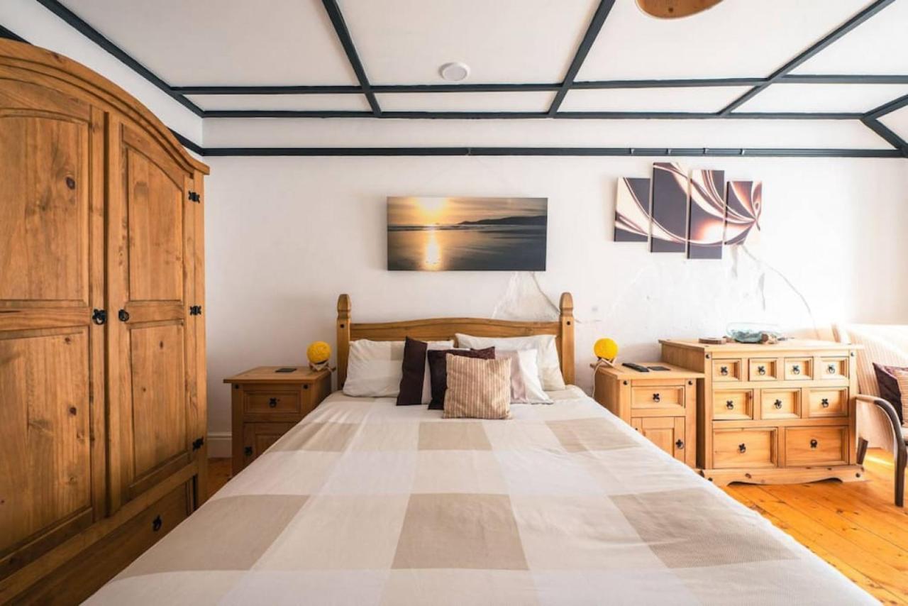 Cosy Welsh Cottage In St Davids Centre With Garden ภายนอก รูปภาพ