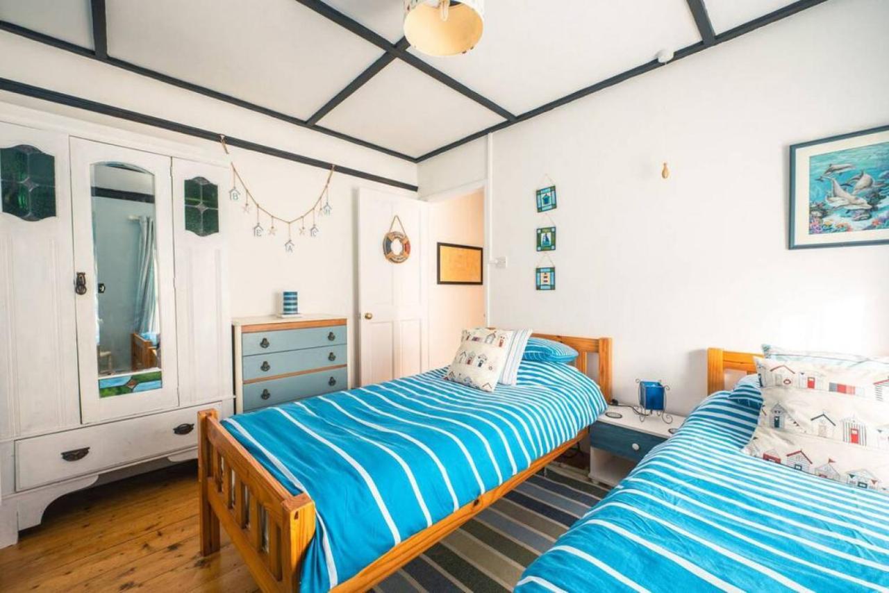 Cosy Welsh Cottage In St Davids Centre With Garden ภายนอก รูปภาพ