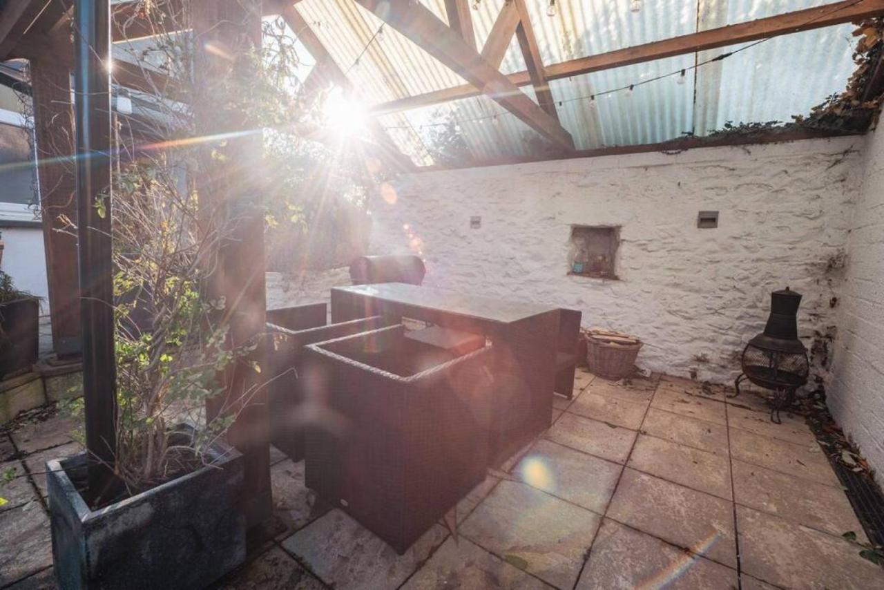 Cosy Welsh Cottage In St Davids Centre With Garden ภายนอก รูปภาพ