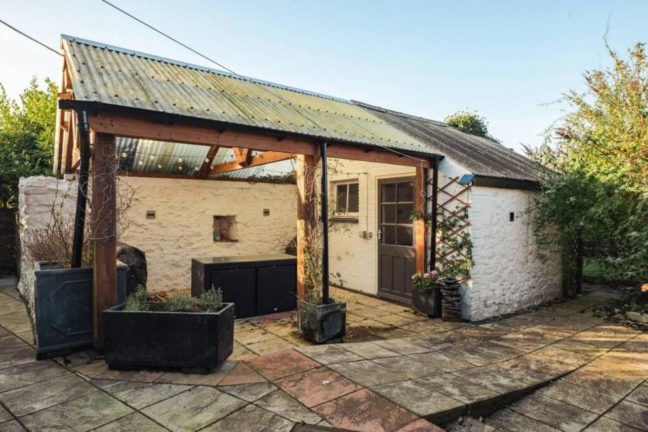 Cosy Welsh Cottage In St Davids Centre With Garden ภายนอก รูปภาพ